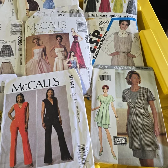 Large Lot Of 22 Vintage Sewing Patterns Mccalls,simplicity - Picture 4 of 5